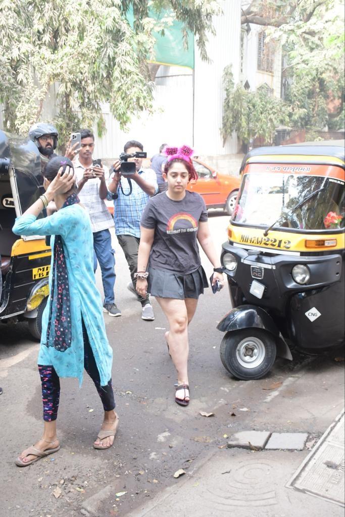 खास बात यह थी कि इरा-नूपुर की हल्दी की रस्म आमिर खान के दोस्त सलमान के घर हुई. 