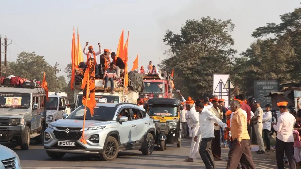 रिपोर्ट के अनुसार मराठा कोटा कार्यकर्ता मनोज जारांगे को आंदोलन के संचालन के संबंध में समय-समय पर सुप्रीम कोर्ट और बॉम्बे हाई कोर्ट द्वारा पारित निर्देशों का पालन करना चाहिए और यदि प्रदर्शनकारी इन निर्देशों का पालन करने में विफल रहे, तो यह होगा. इसे न्यायालय की अवमानना माना जायेगा.