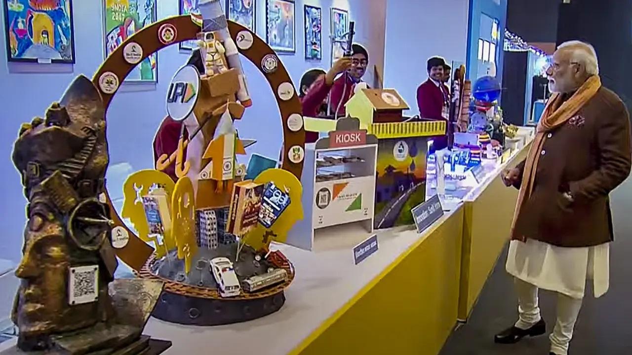 परीक्षा से पहले अपने आउटरीच कार्यक्रम के सातवें एपिसोड में पीएम मोदी ने छात्रों को लेकर कुछ बातें कहीं. उन्होंने कहा कि छात्र पहले की तुलना में अधिक इनोवेटिव हो गए हैं.