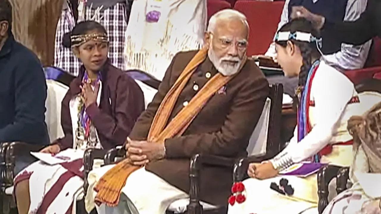 छात्रों को भारत के भविष्य का निर्माता बताते हुए पीएम मोदी ने कहा, ``परीक्षा पर चर्चा कार्यक्रम उनके लिए भी एक परीक्षा की तरह है.``