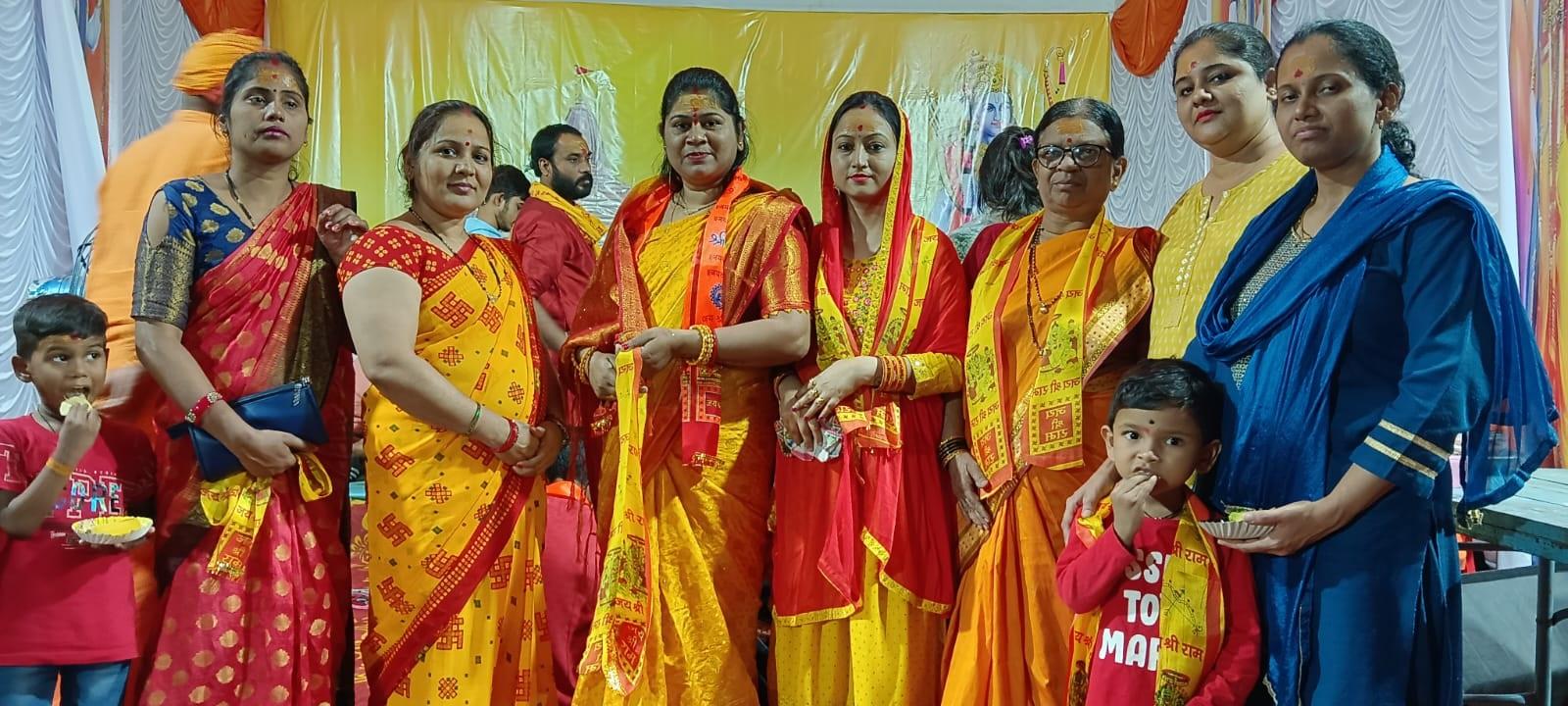 इस दौरान महिलाओं के बीच भी खास उत्साह दिखाई दिया. 