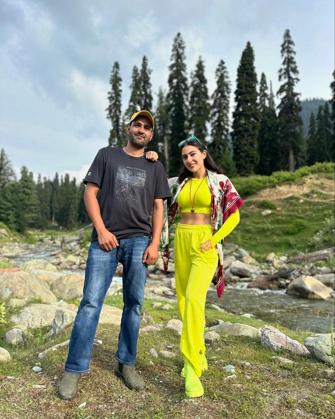 सारा की एक और फिल्म `स्काई फोर्स` भी आने वाली है, जिसमें वह अक्षय कुमार, सुनील शेट्टी, वीर पहाड़िया, निम्रत कौर और शरद केलकर के साथ अभिनय करेंगी.