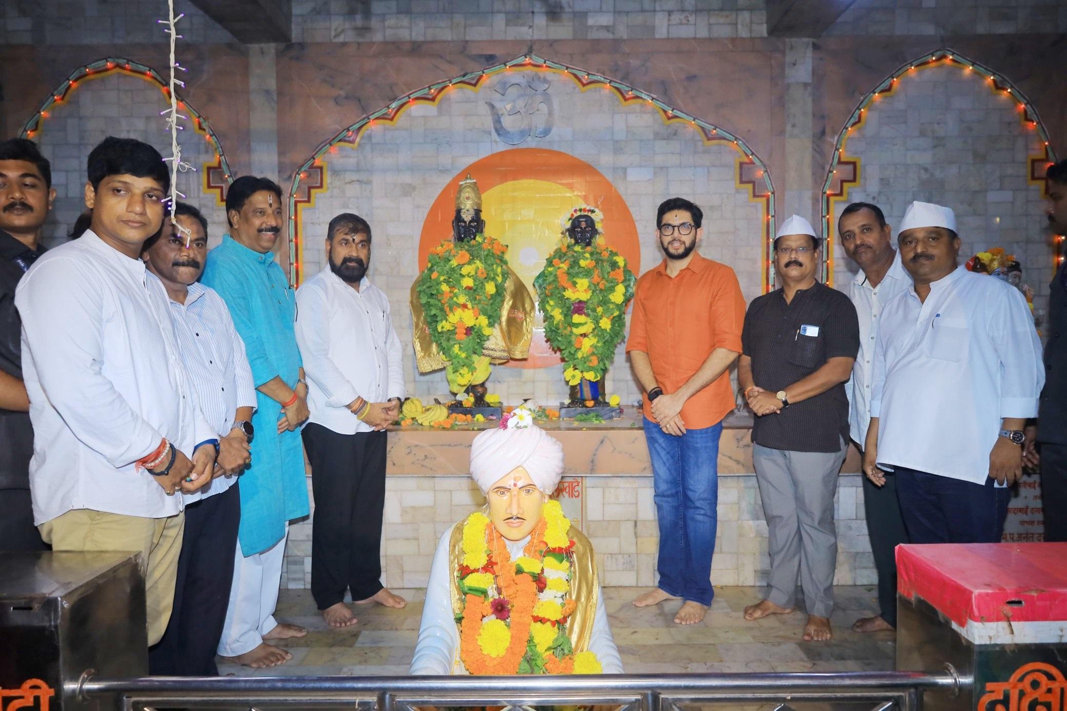 मिली जानकारी के अनुसार, ठाकरे की शिवसेना (UBT) ने महाराष्ट्र में 288 विधानसभा सीटों पर चुनाव लड़ने की तैयारी शुरू कर दी है. 