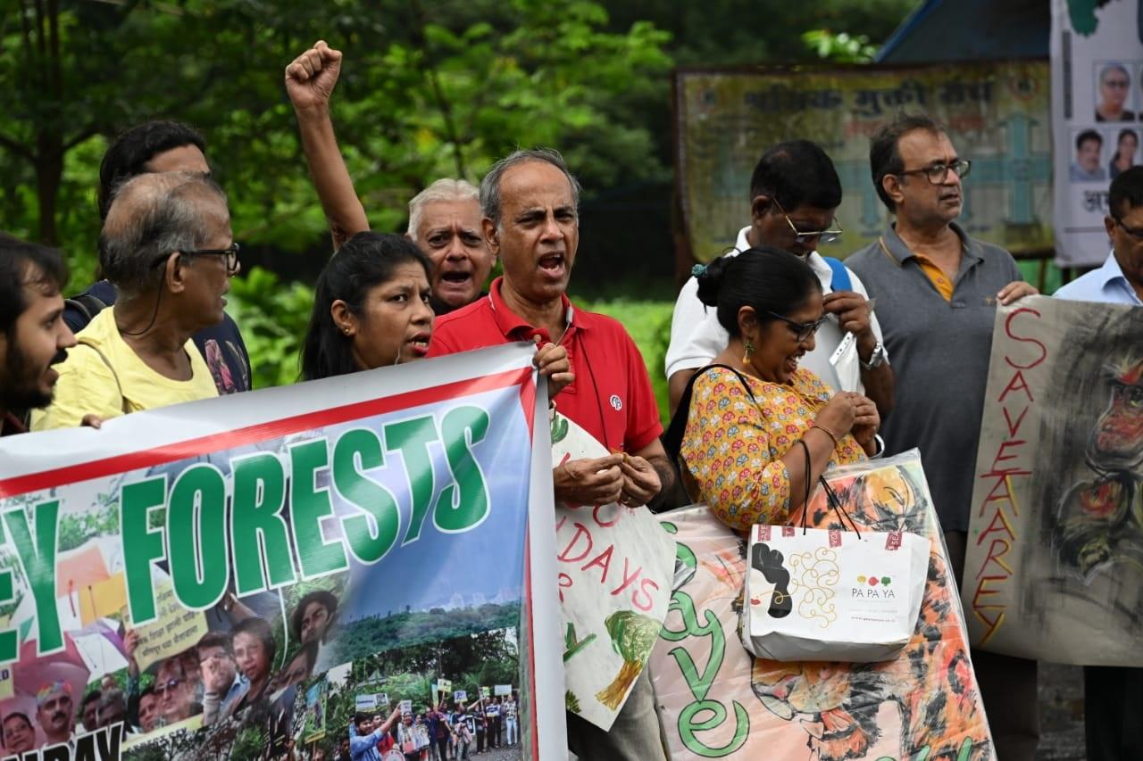 आंदोलनकारियों का मानना है कि इस क्षेत्र में निर्माण कार्य करने से न केवल यहां के वन्यजीव और पर्यावरण को नुकसान पहुंचेगा, बल्कि मुंबई की जलवायु और हरी-भरी संपदा भी बुरी तरह प्रभावित होगी.