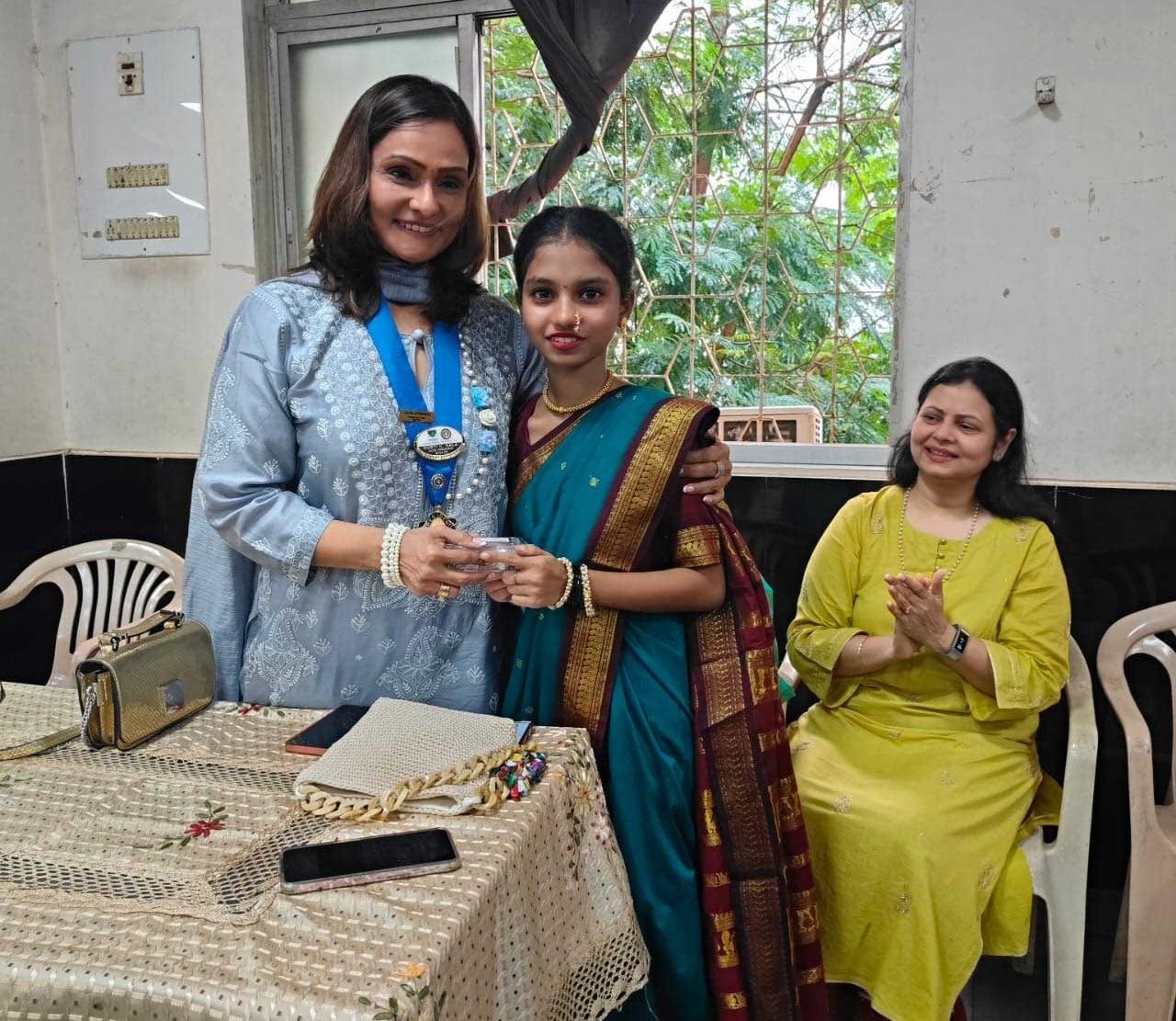 क्लब की पूर्व अध्यक्ष अल्पा अपूर्व शाह और इनर व्हील क्लब ऑफ बॉम्बे एयरपोर्ट टियारा की वर्तमान अध्यक्ष कुंती गाला के प्रोत्साहन से आषाढ़ी एकादशी का यह कार्यक्रम मनाया गया.