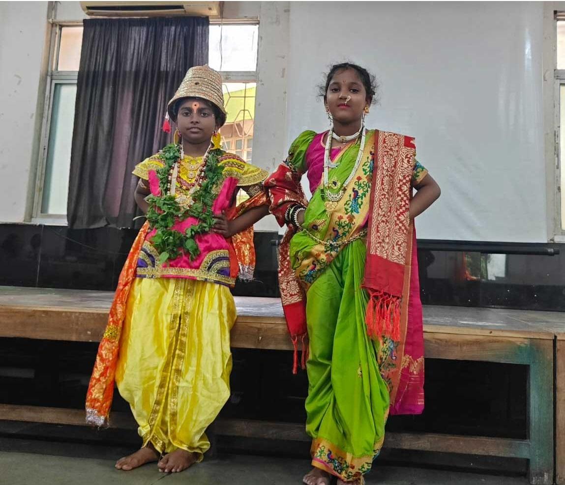 विद्यालय की अध्यापिका प्रभु मैडम ने बताया कि `बच्चों ने इस कार्यक्रम को सफल बनाने के लिए कड़ी मेहनत की है. विद्यालय के शिक्षक ने भी इस दौरान उनका साथ दिया. स्कूल के ट्रस्टी मंत्री साहब भी बच्चों के आंतरिक विकास के लिए प्रतिबद्ध हैं. 