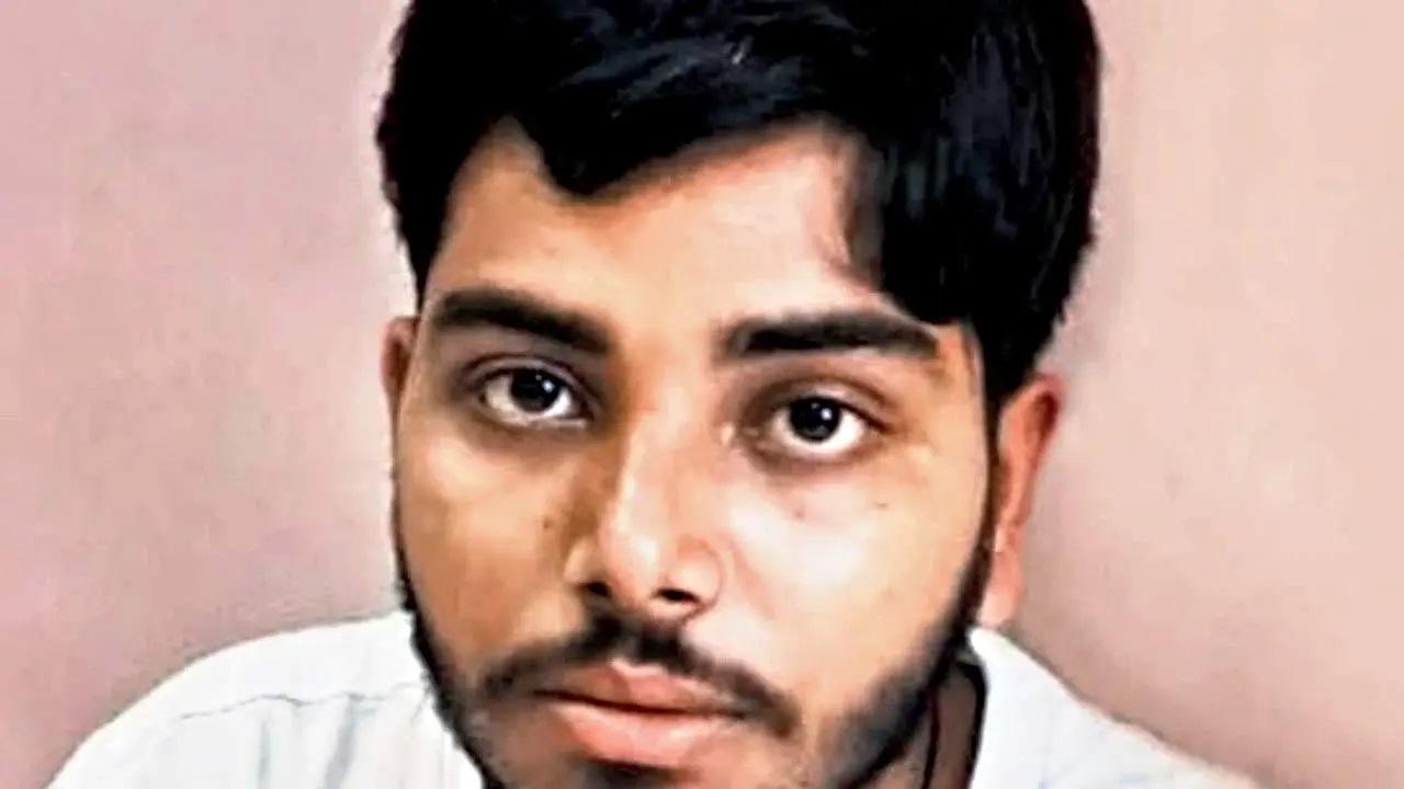 ज़ैब ख्वाजा हुसैन सोलकर, आरोपी