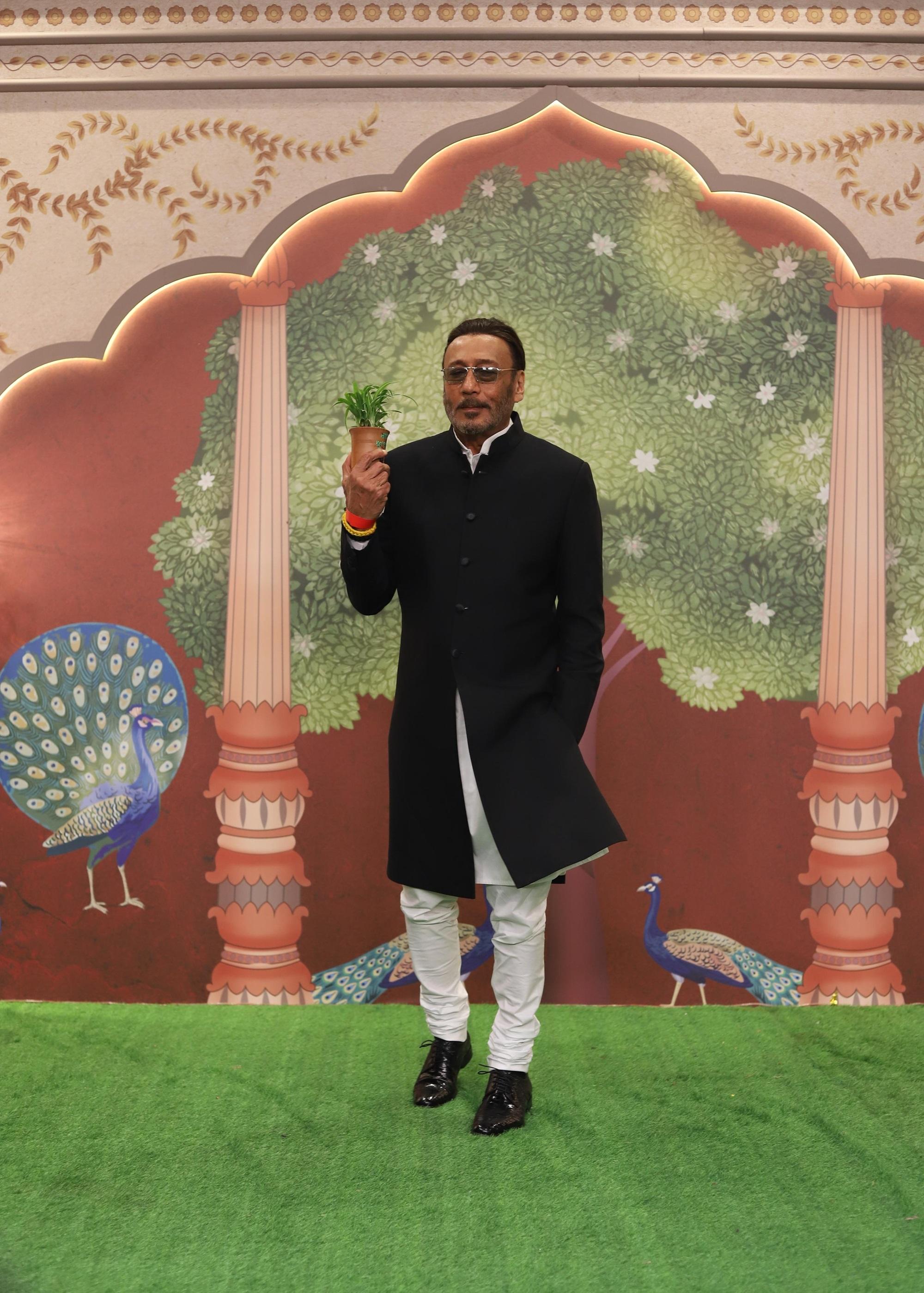 रिसेप्शन में जैकी श्रॉफ भी इस इवेंट में पहुंचे.
