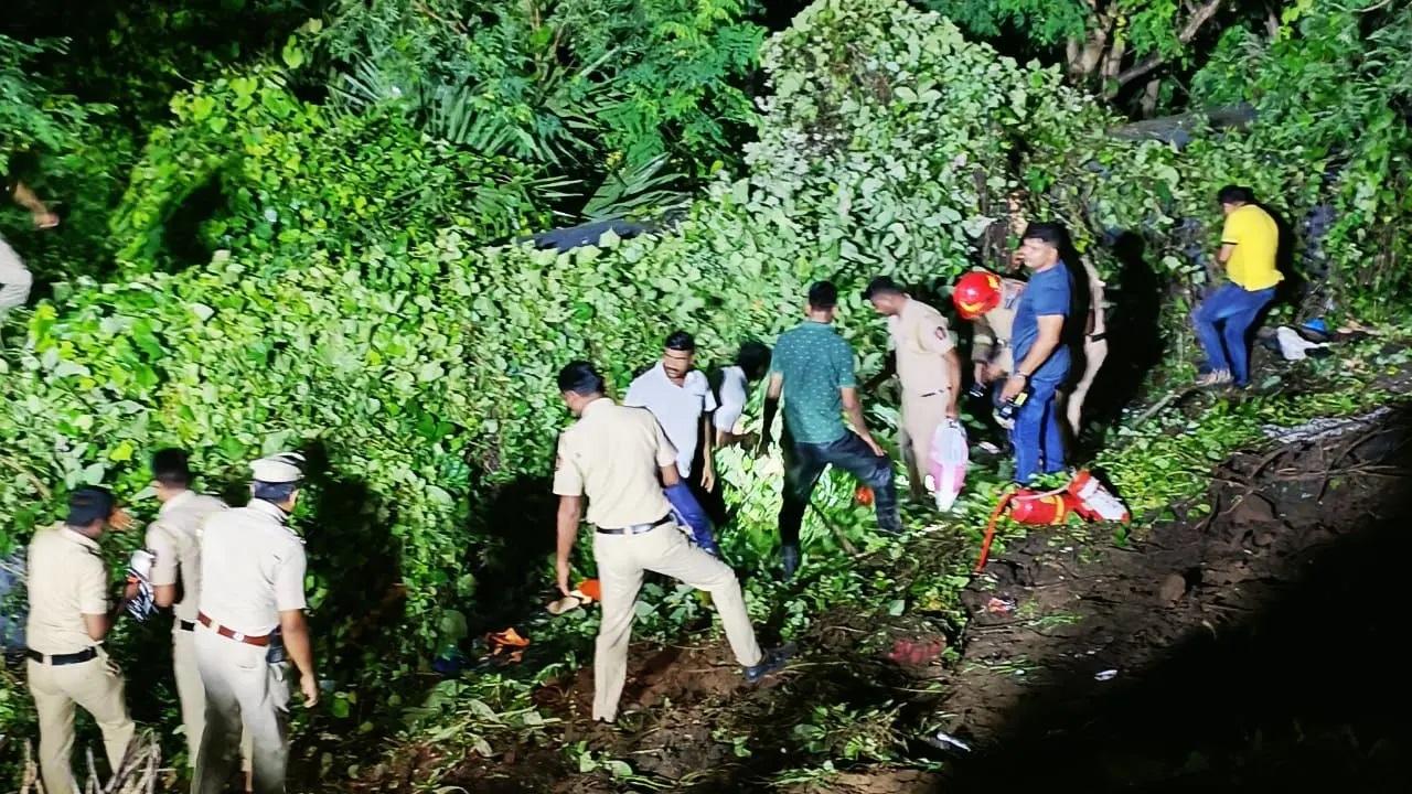 बचाव अभियान को सुविधाजनक बनाने के लिए एक्सप्रेसवे को अस्थायी रूप से बंद कर दिया गया था. हाईवे पुलिस को रात करीब 12:54 बजे दुर्घटना की सूचना मिली. पूरा एक्सप्रेसवे टूटे हुए शीशों से अटा पड़ा था और क्रेन की सहायता से बस को वापस सड़क पर लाया गया और सुरक्षित स्थान पर ले जाया गया.