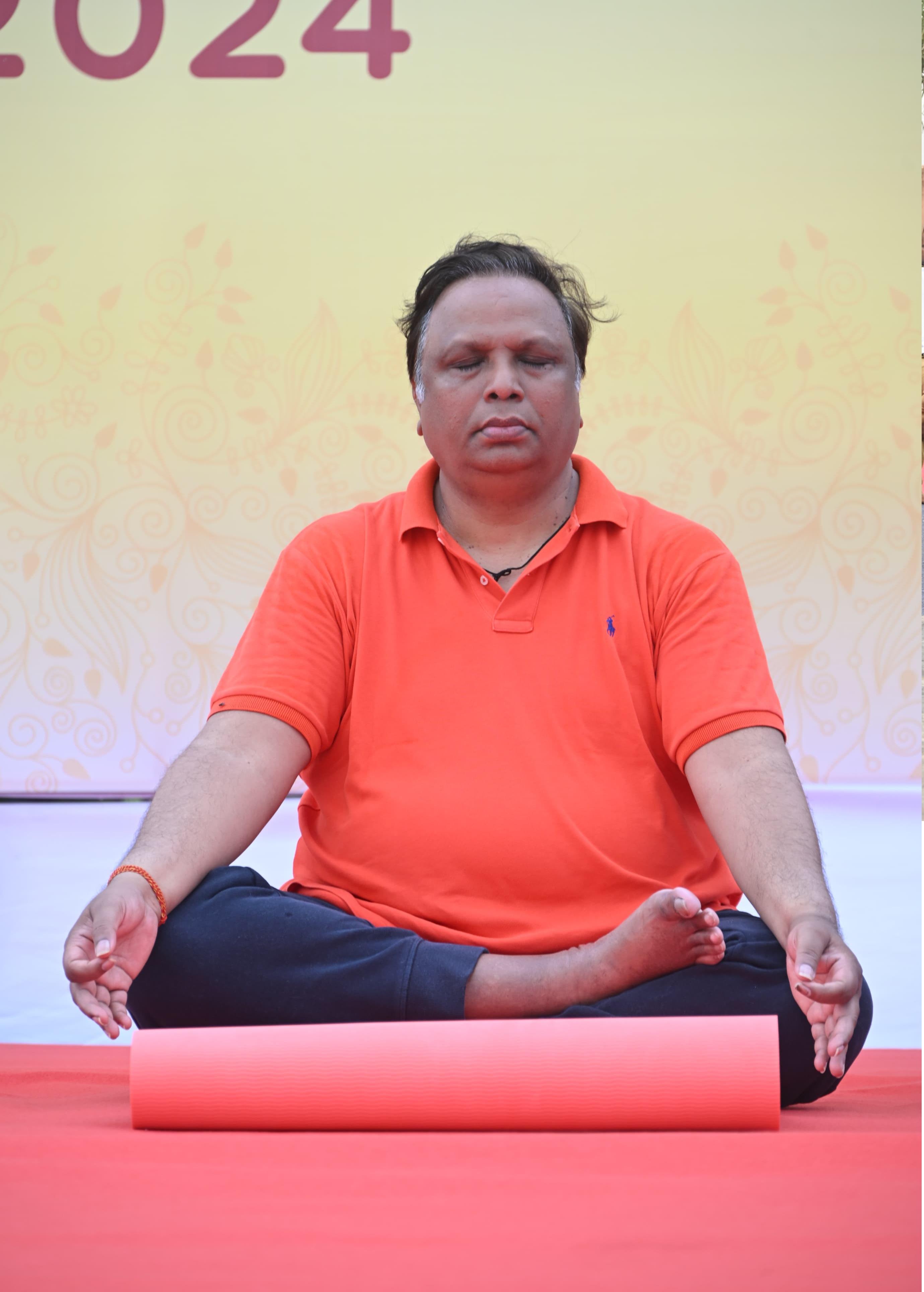 उन्होंने प्रधानमंत्री नरेंद्र मोदी के नेतृत्व में योग के अंतर्राष्ट्रीय प्रचार-प्रसार के लिए किए गए प्रयासों की सराहना भी की.