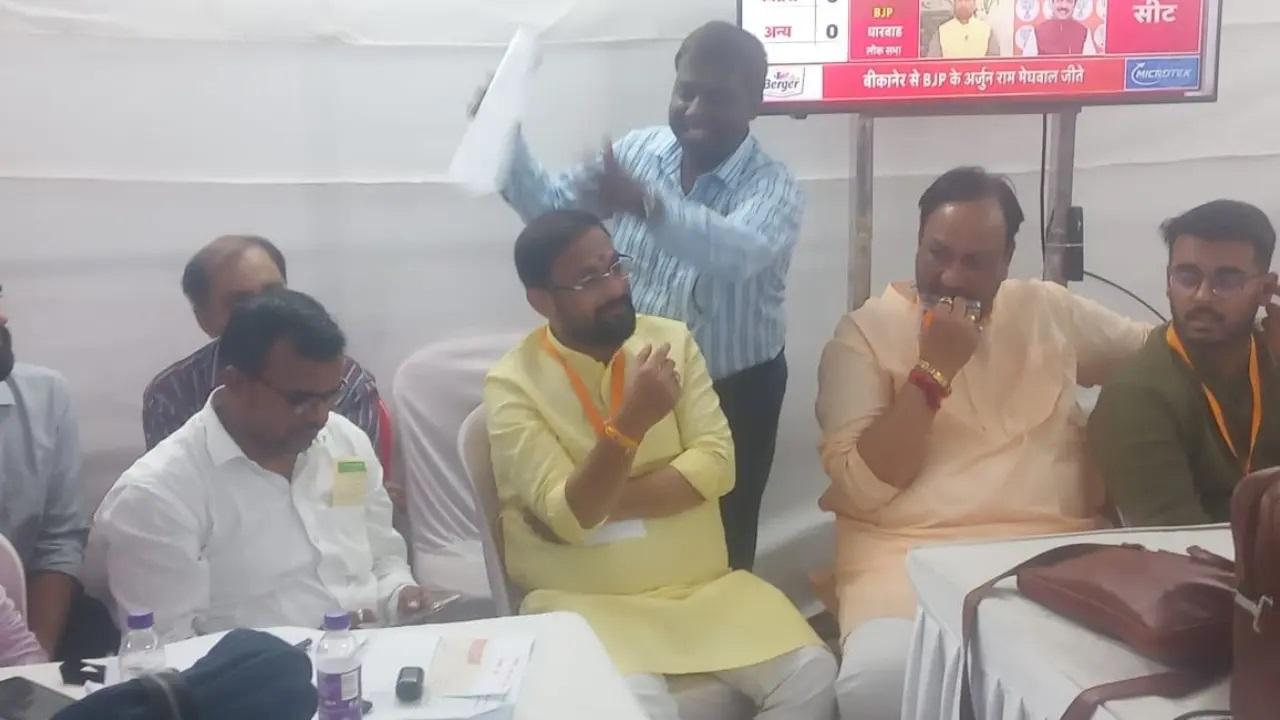 गढ़चिरौली-चिमूर निर्वाचन क्षेत्र में सबसे अधिक 71.88 प्रतिशत मतदान हुआ, जबकि मुंबई दक्षिण में सबसे कम 50.06 प्रतिशत मतदान हुआ.