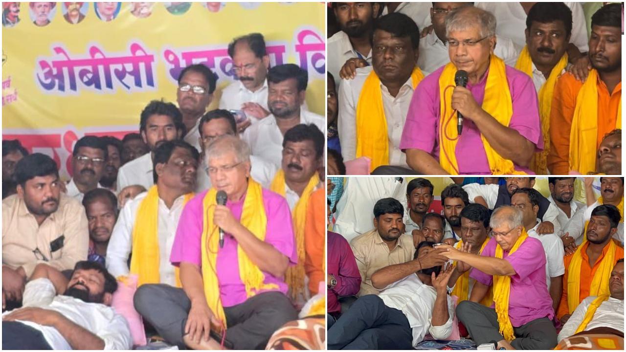 प्रकाश आंबेडकर के अनुरोध को मानते हुए ओबीसी प्रदर्शनकारी लक्ष्मण हेक और नवनाथ वाघमारे ने पानी पिया.