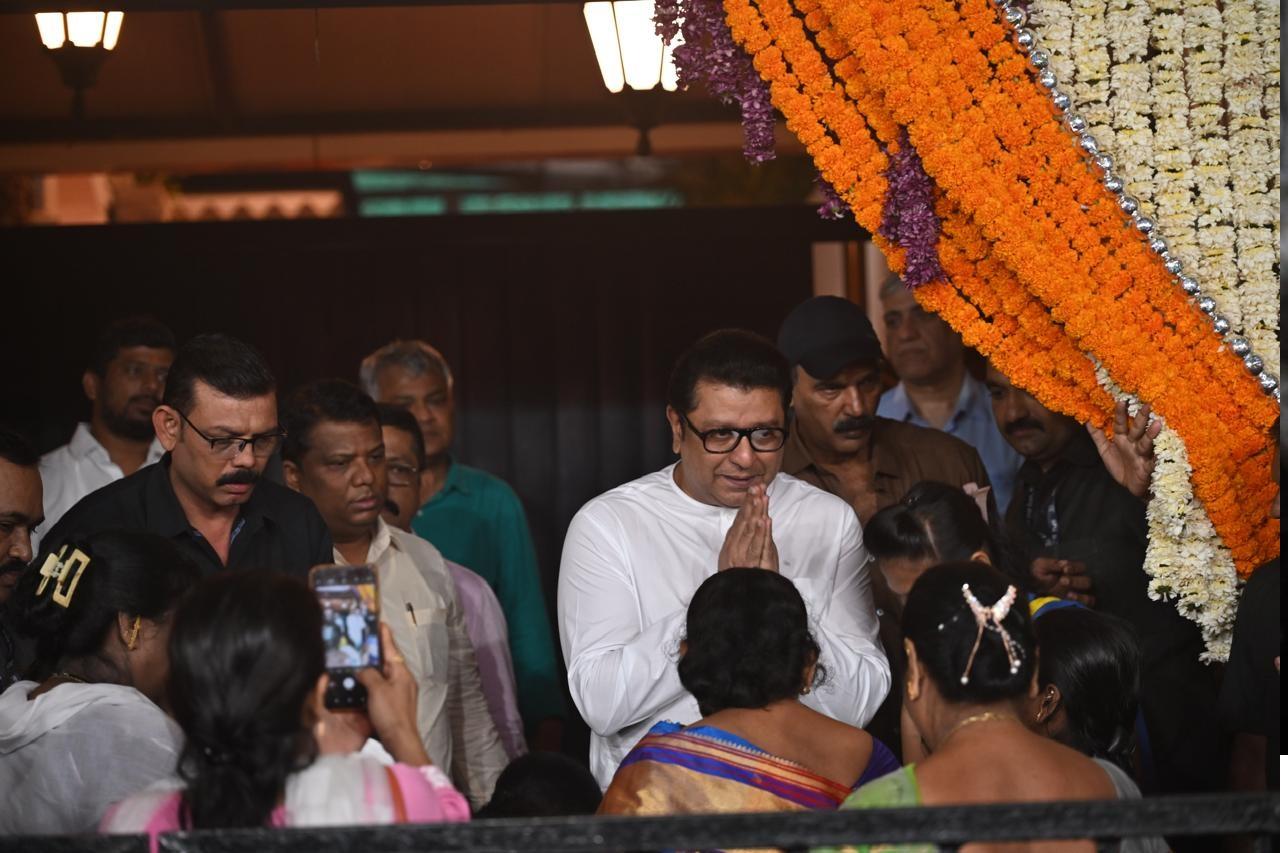मनसे प्रवक्ता संदीप देशपांडे ने कहा कि ठाकरे को नए पांच साल के कार्यकाल के लिए चुना गया है, जो तकनीकी रूप से 2014 में शुरू हुआ था.