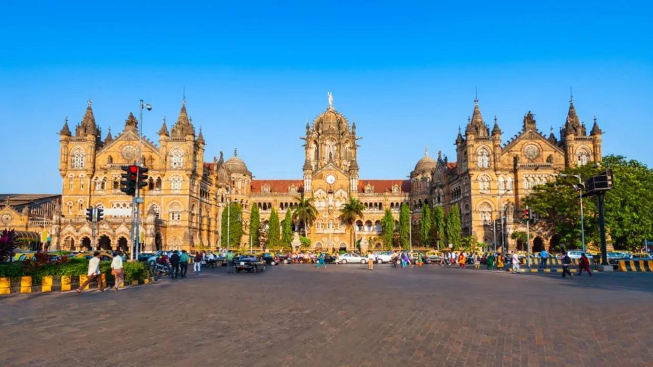 मुंबई का विक्टोरिया टर्मिनस. (फोटो/आइस्टॉक)