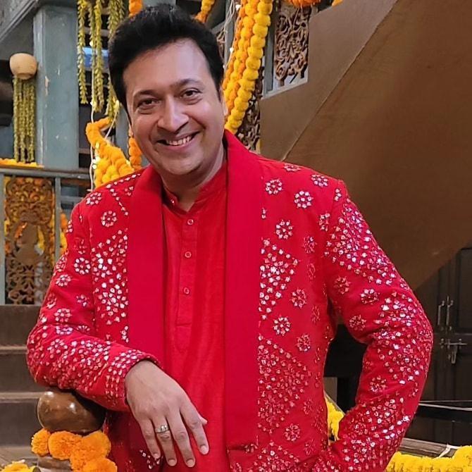 सचिन पारिख
सचिन पारिख ने म्यूज़िक को लेकर कहा, संगीत वास्तव में हमारे मन को शांत करने में मदद करता है. जीवन के विभिन्न पहलुओं में दिए गए क्षणों में हमारे मूड को विकसित करने में संगीत बहुत महत्वपूर्ण भूमिका निभाता है. जगजीत सिंह, सोनू निगम, श्रेया घोषाल और लताजी मेरे हमेशा के पसंदीदा गायक हैं. उनकी आवाज़ की रेंज और एक अलग ऊंचाई देती है और ऐसा लगता है कि उन्हें बार-बार सुनते रहना है. पुष्पा2 का एक गाना 