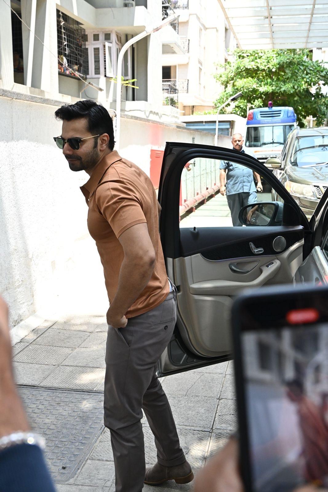 पिता बनने के बाद वरुण धवन (Varun Dhawan) काफी खुश है. 
