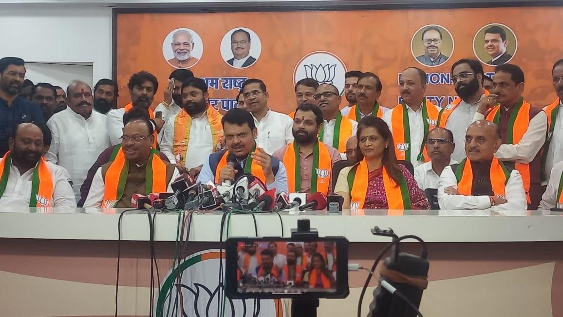 उन्होंने आगे बताया, `मोदी जी ने नारी शक्ति वंदन बिल पारित कर महिलाओं का सम्मान बरकरार रखा. महिला आरक्षण कानून पारित होने के बाद हमने भाजपा में शामिल होने का फैसला किया.` 