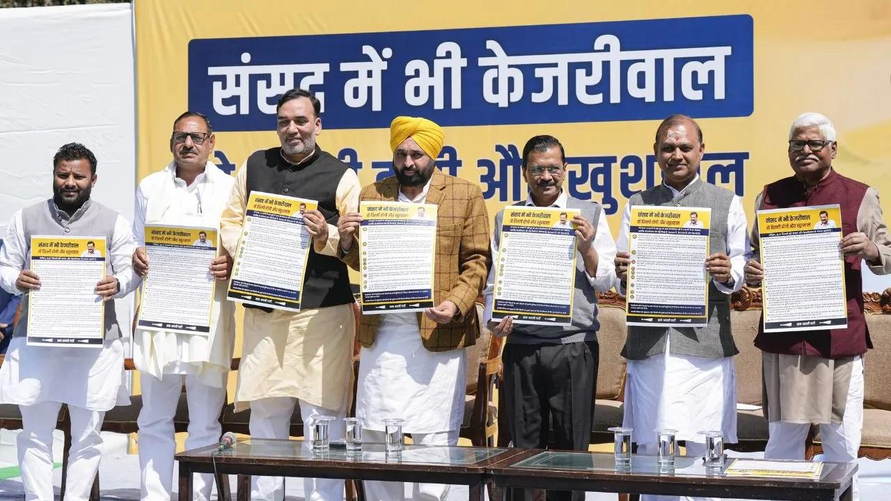 केजरीवाल ने बताया कि दिल्ली और पंजाब, दोनों AAP द्वारा शासित, मुफ्त बिजली आपूर्ति वाले एकमात्र राज्य हैं.