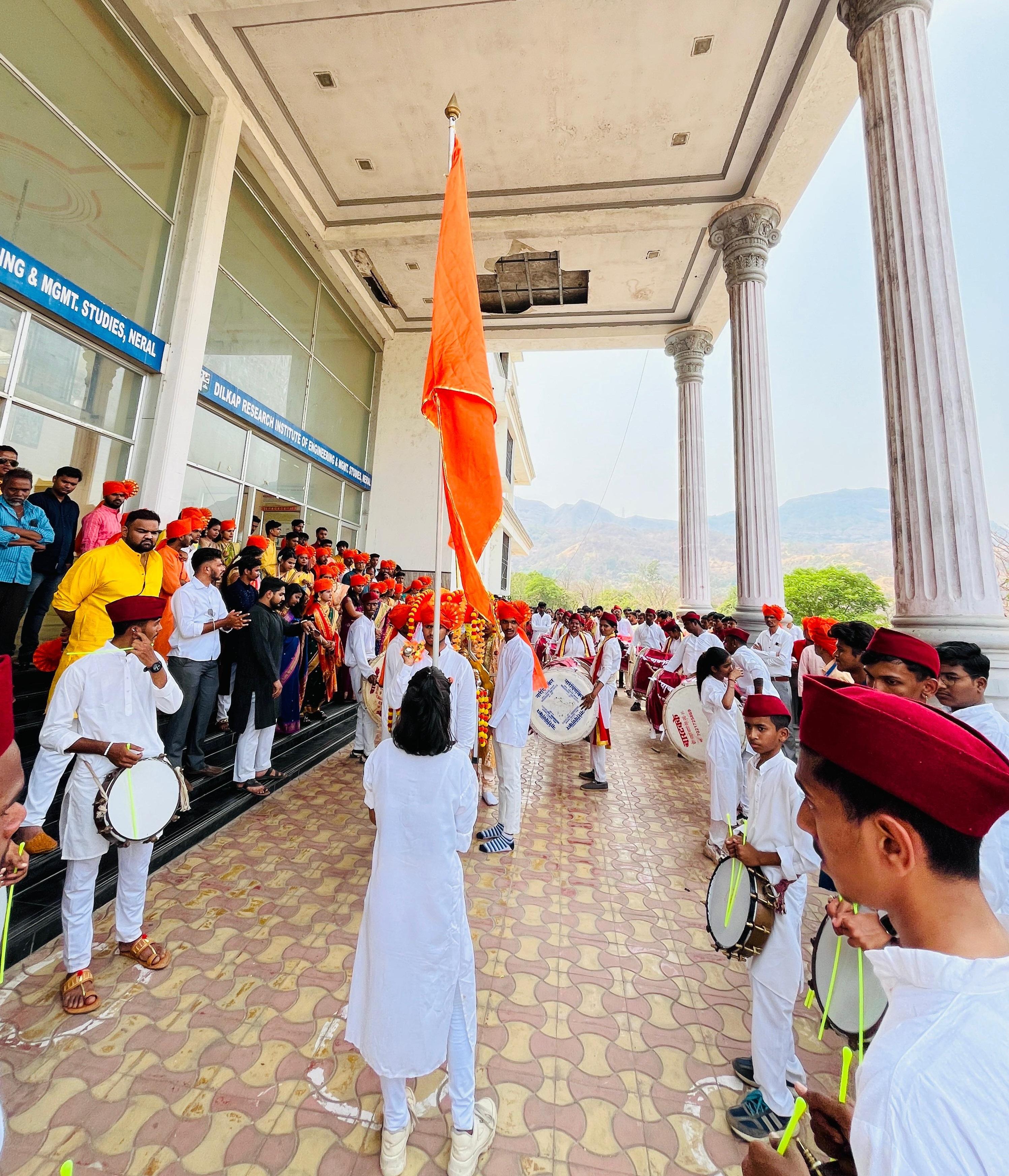 इसलिए एक शिव जयंती 19 फरवरी को मनाई जाती है और दूसरी शिव जयंती 28 मार्च को मनाई जाती है.