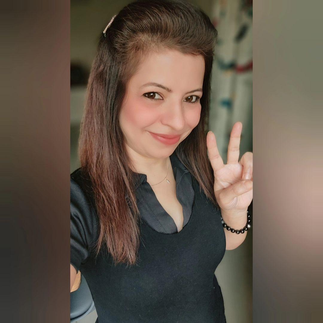 जिसमें जेनिफर बेहद खुश और खूबसूरत नजर आ रही हैं. 