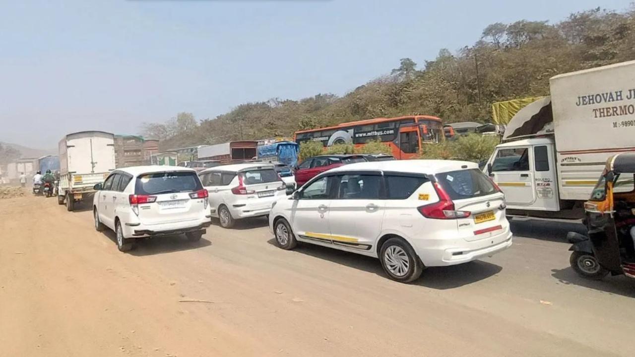 कंक्रीटिंग कार्य के कारण धूल प्रदूषण के कारण गंभीर वायु प्रदूषण हुआ है.