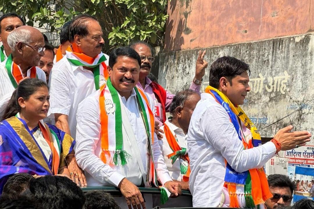 नाना पटोले ने  डॉ. प्रशांत पडोले को रिकॉर्ड वोटों से जिताने की अपील भी की है. इस मौके पर पूर्व मंत्री सतीश चतुर्वेदी, अल्पसंख्यक विभाग के चेयरमैन अनीस अहमद. वजाहत मिर्जा, मुख्य प्रवक्ता अतुल लोंढे, शिवसेना, राकांपा, शिव सेना और अखिल भारतीय गठबंधन के नेता और पदाधिकारी बड़ी संख्या में उपस्थित थे.