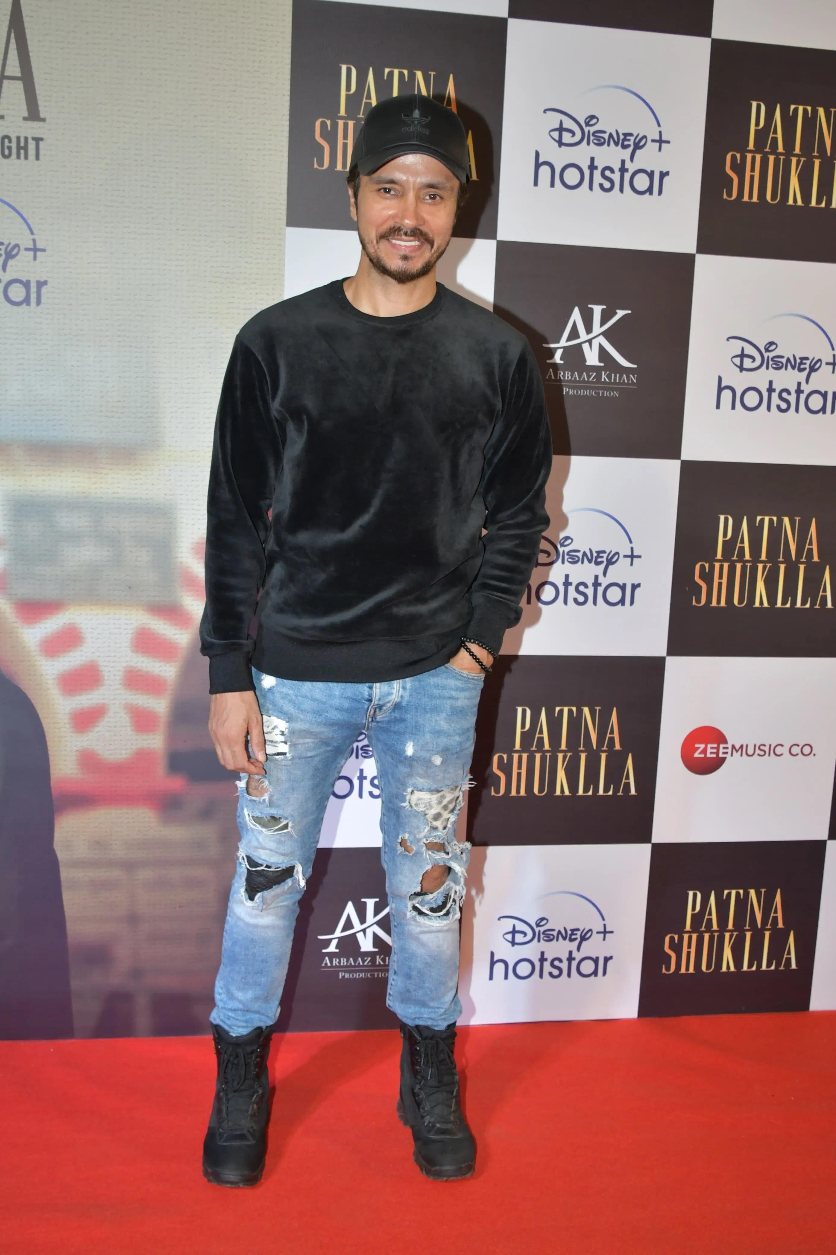 दर्शन कुमार भी रवीना टंडन की फिल्म पटना शुक्ला की स्टार-स्टडेड स्क्रीनिंग का हिस्सा बने. 