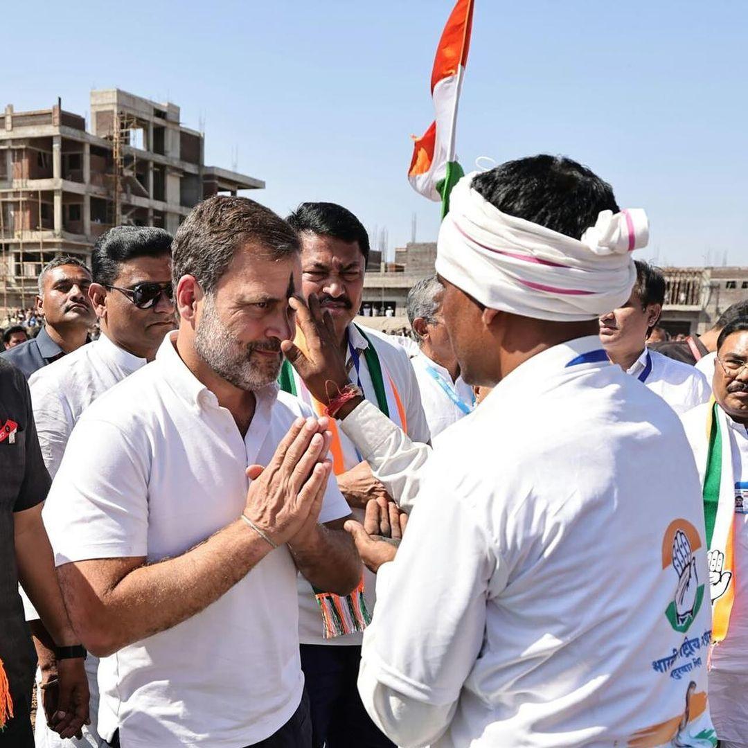 सोमवार को शिवसेना (उद्धव) पक्ष प्रमुख उद्धव ठाकरे को यात्रा में शामिल होने का निमंत्रण दिया गया हैं.