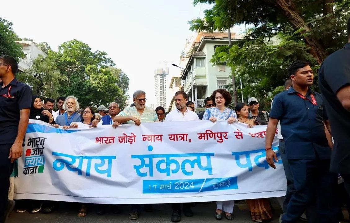 `पदयात्रा` के दौरान राहुल गांधी की बड़ी बहन प्रियंका गांधी वाड्रा और  महात्मा गांधी के परपोते तुषार गांधी भी शामिल होते नजर आए. 