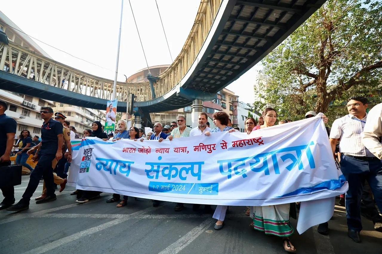 राहुल गांधी की यह `पदयात्रा` अगस्त क्रांति मैदान तक जारी रहेगी. जहां 1942 में अंग्रेजों से भारत की आजादी के संघर्ष के दौरान भारत छोड़ो आंदोलन शुरू हुआ था.
