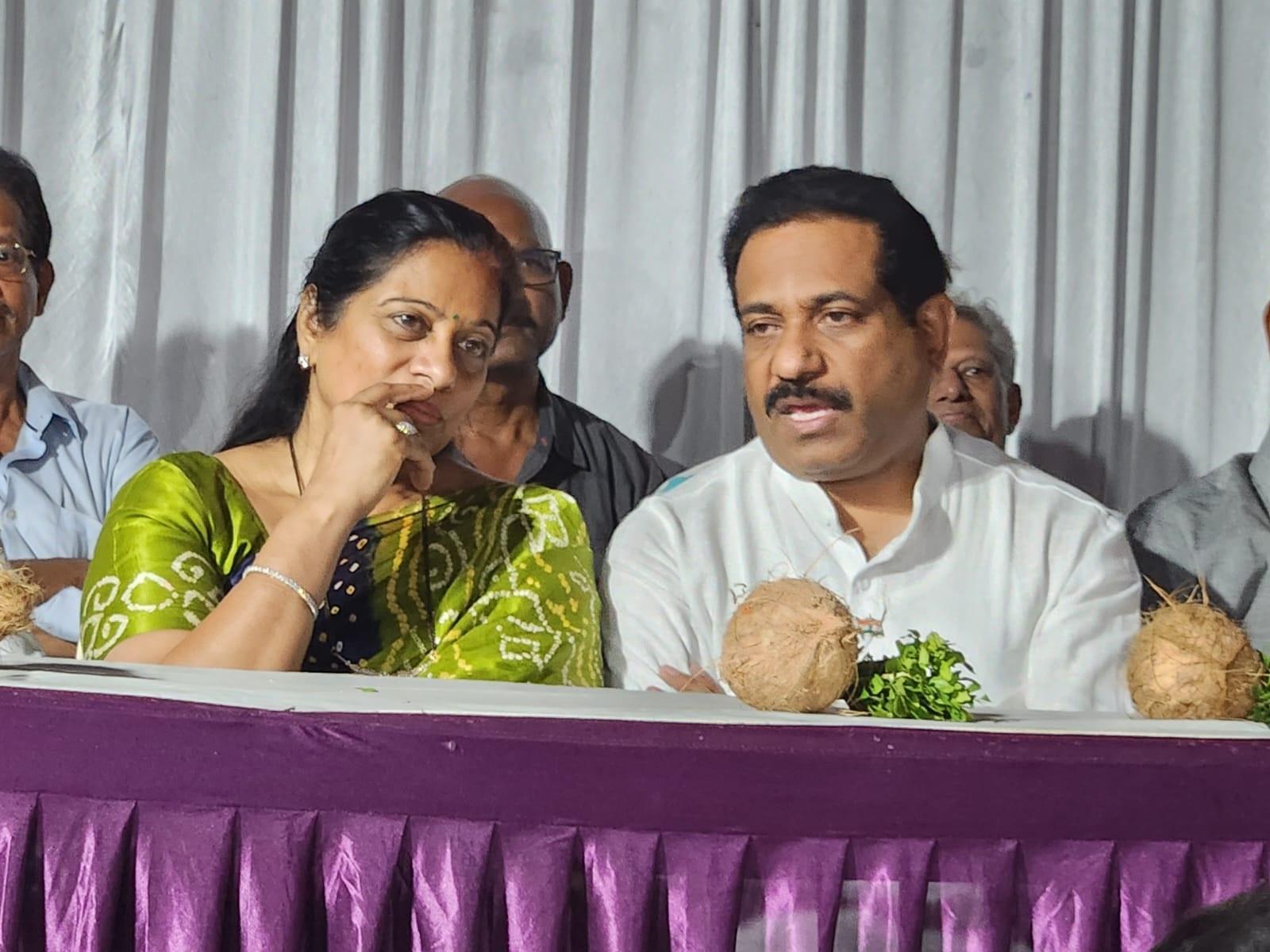उन्होंने आगे बताया, `संजीव गणेश नाईक ने इसके साथ बताया कि `कुश्ती मिट्टी का खेल है. जिसका भविष्य बहुत अच्छा है. इसलिए `कुस्ती` खेल को हर स्तर पर बढ़ावा देना जरूरी है.`