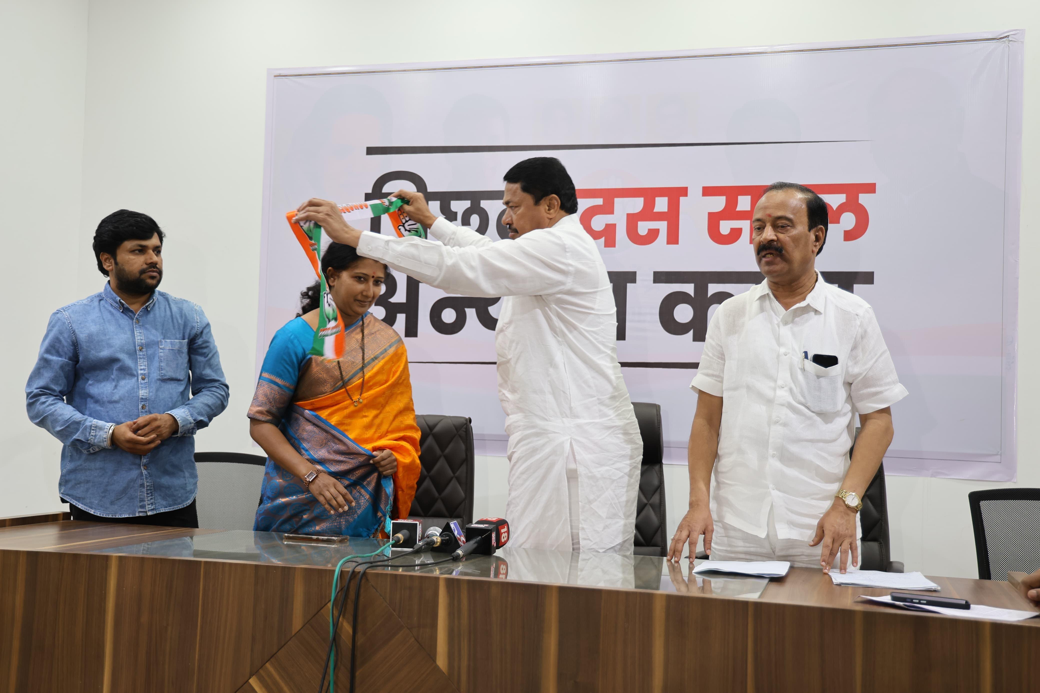 सीमा शिवाजी गुट्टे आगे बताया, `भारत जोड़ो न्याय यात्रा से आम जनता का कांग्रेस पार्टी पर विश्वास और मजबूत हुआ है. भारत जोड़ो न्याय यात्रा के दौरान कांग्रेस पार्टी ने महिला सशक्तिकरण पर विशेष जोर देते हुए `महिला न्याय` की पांच गारंटी दी है.`