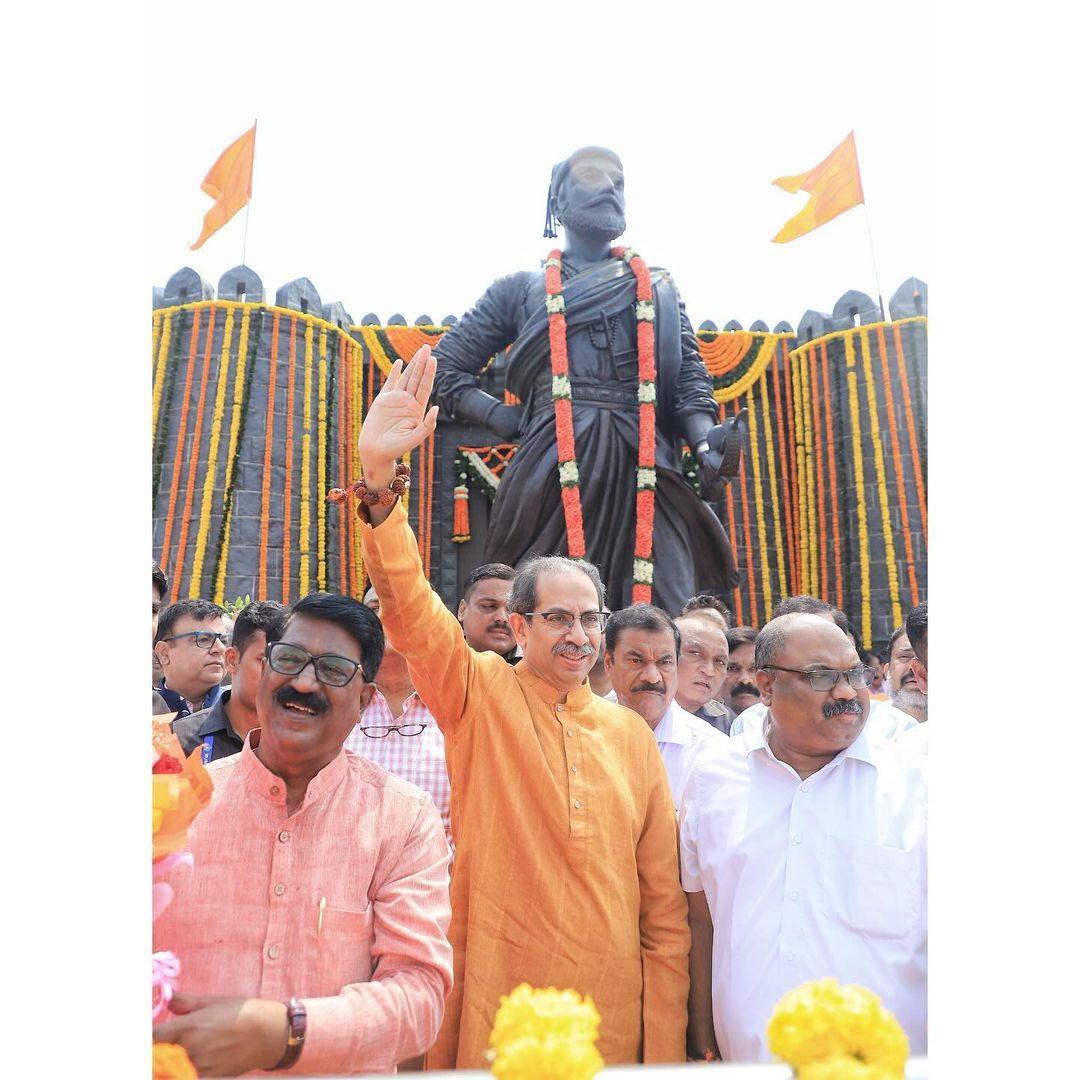 इसके साथ ही उद्धव साहेब ठाकरे ने सभी शिव भक्तों को शिव जयंती की शुभकामनाएं. 