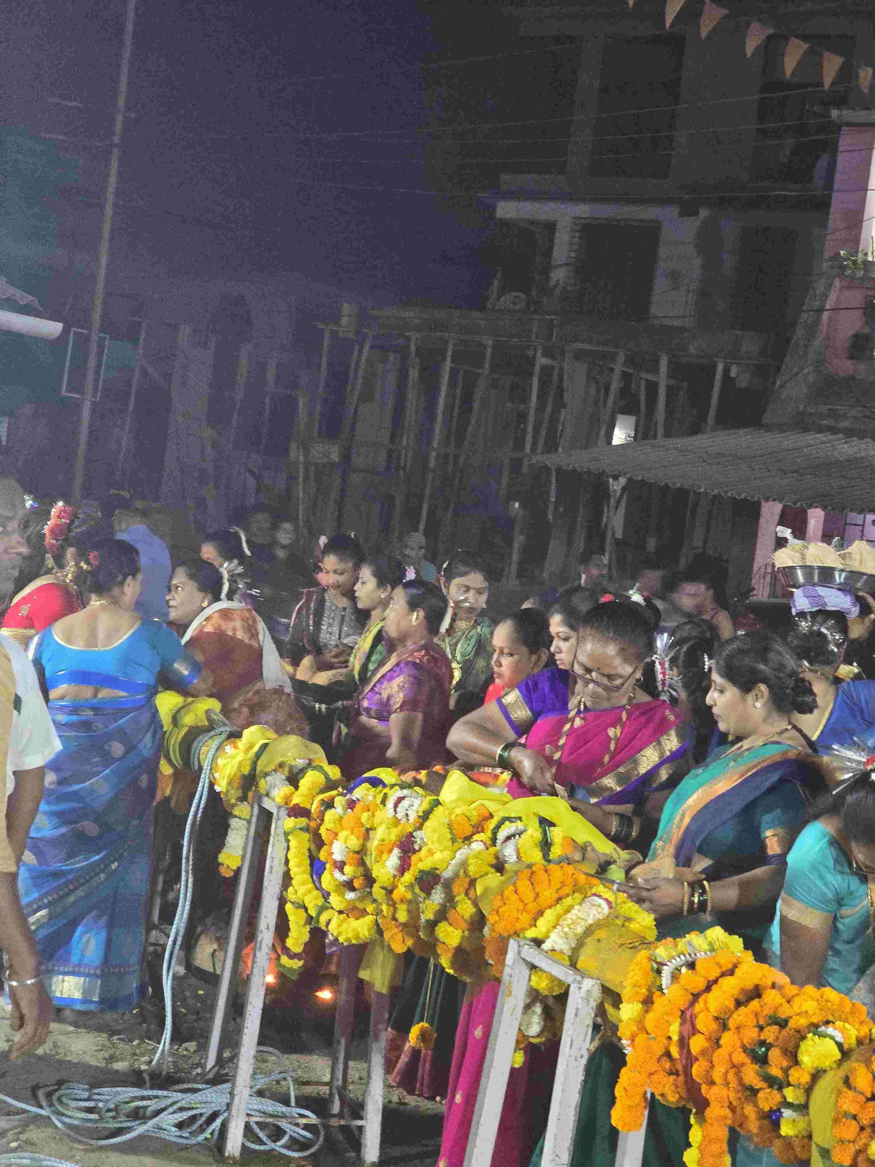 भक्ति भाव से हर कोई इसमें शामिल होता है.