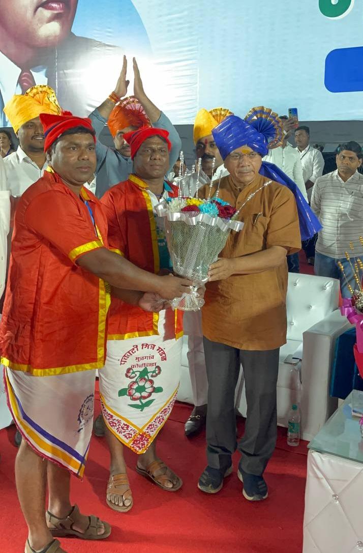 खटीक समाज के नेता शमसुद्दीन मोमिन, सरवर खान के साथ ही आदिवासी समाज के नेता एडवोकेट. वंचित बहुजन अघाड़ी में सुनील टोटावाड, संपत वलवी, लक्ष्मण मुठे, अमोल भालेकर समेत तमाम आदिवासी नेता भी पार्टी में शामिल हुए. 