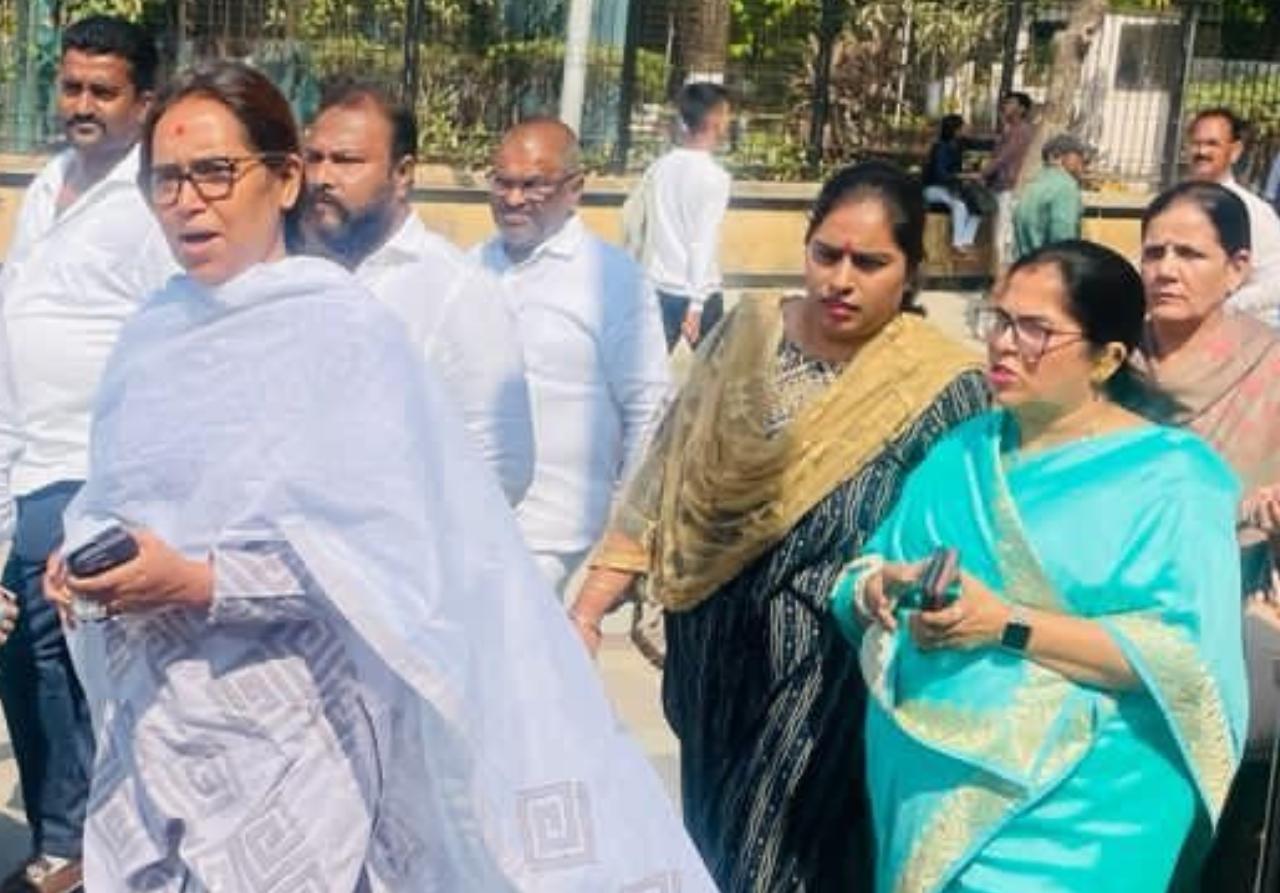 अपने पोस्ट में गायकवाड ने आगे लिखा, `बाबा साहब के संविधान ने हमें समानता और भाईचारे का विचार दिया है. भारत जोड़ो न्याय यात्रा इसी वरदान को अक्षुण्ण रखने की एक तपस्या है. चैत्यभूमि जाकर महामहिम को प्रणाम किया और क्षेत्र में चल रही भारत जोड़ो न्याय यात्रा की तैयारियों का जायजा लिया. 