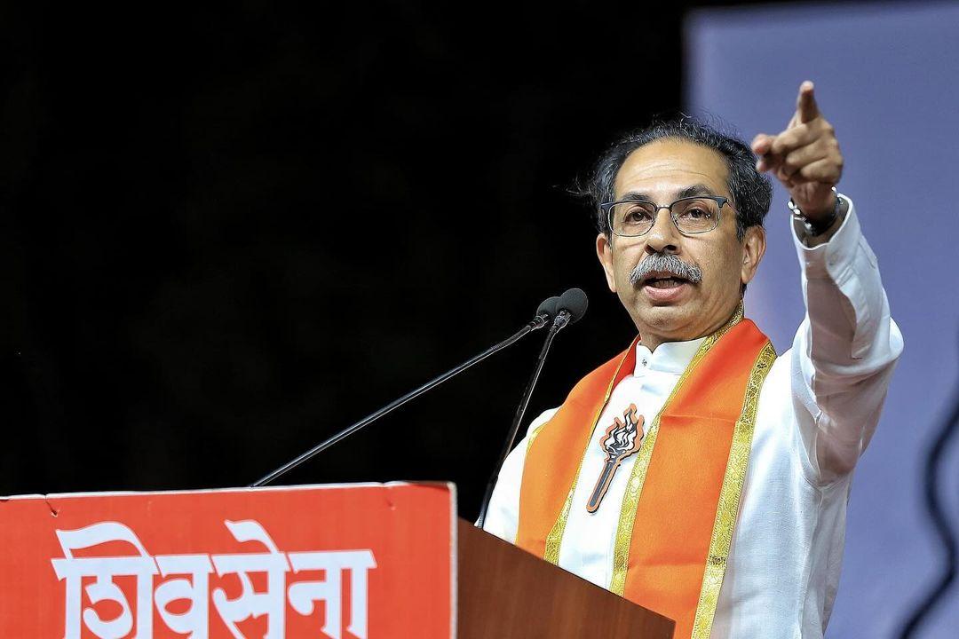 पलटवार करते हुए, ठाकरे ने कहा कि जब INDI गठबंधन सत्ता में आएगा, तब मैं मानूंगा कि महाराष्ट्र का खोया हुआ गौरव पुनः फिर मिल गया है.`