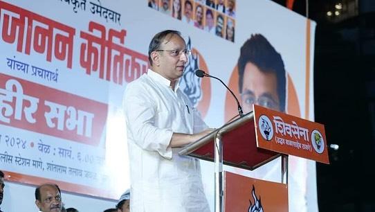 लोकसभा चुनाव 2024 में मुंबई उत्तर पश्चिम सीट पर शिवसेना के दो गुटों के बीच मुकाबला देखने को मिल रहा है.