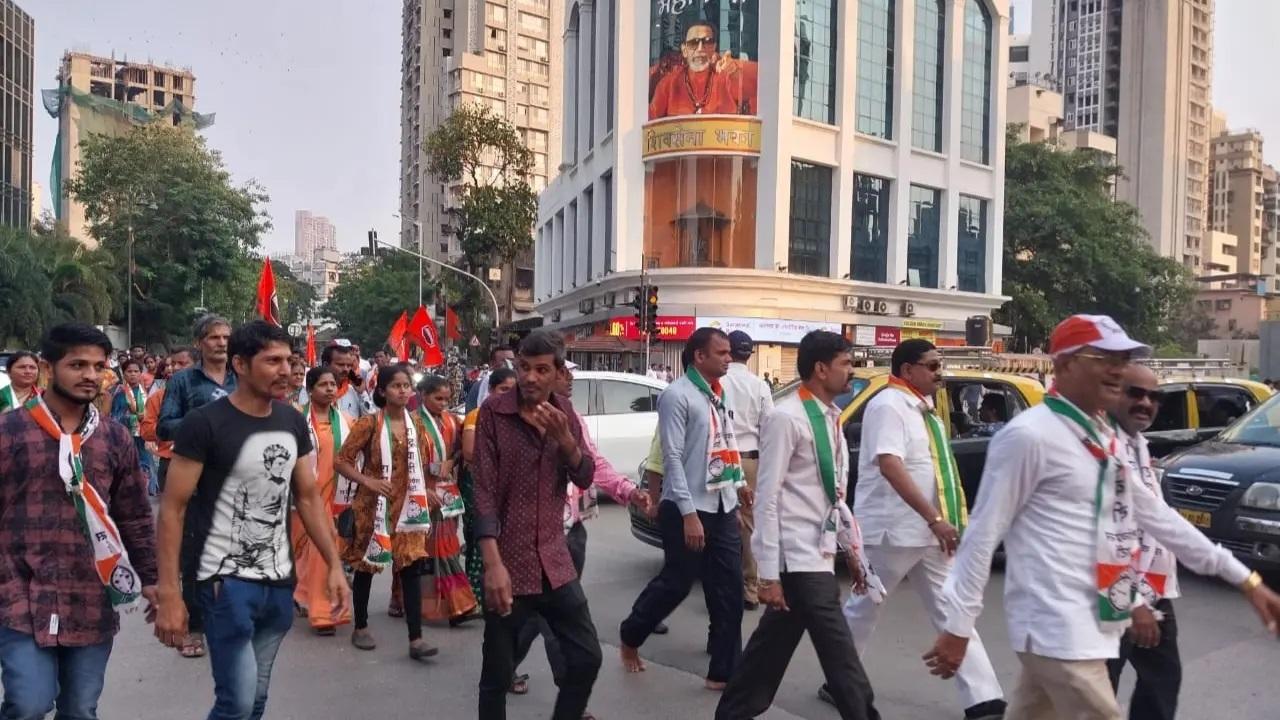 इससे पहले पीएम मोदी ने 15 मई को मुंबई के घाटकोपर इलाके में एक विशाल रोड शो भी किया था.
