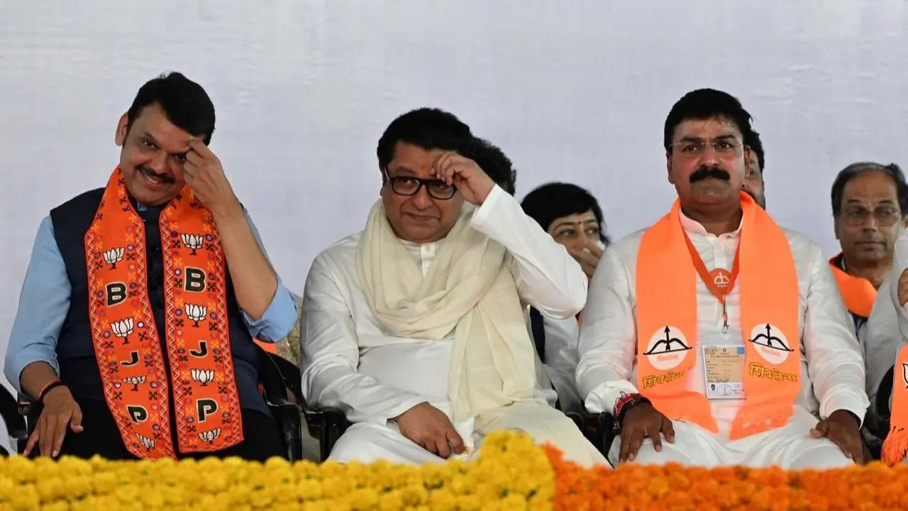पीएम मोदी ने शुक्रवार को कहा, ``जो लोग कश्मीर में अनुच्छेद 370 को फिर से बहाल करने का सपना देखते हैं, उन्हें याद रखना चाहिए कि दुनिया की कोई ताकत ऐसा नहीं कर सकती.``