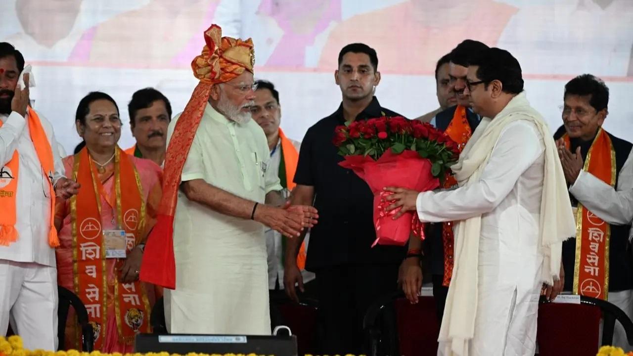 पीएम मोदी ने आगे कहा, `पिछले 10 साल में भारत में सवा लाख नए स्टार्ट-अप स्थापित हुए हैं. विपक्ष पर वार करते हुए पीएम मोदी ने कहा वो कहते थे गरीब-गरीब. क्योंकि वह भारत को गरीब ही रखना चाहते थे.`