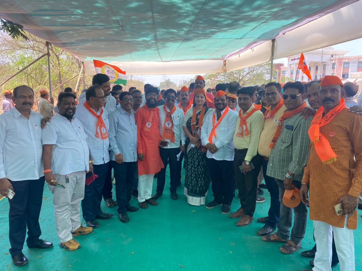 भारती कामडी के समर्थन के लिए नायगांव से भी कई शिवसेना  (UBT) कार्यकर्ता पालघर उनके रैली में शामिल होने के लिए पहुंचे थे. 