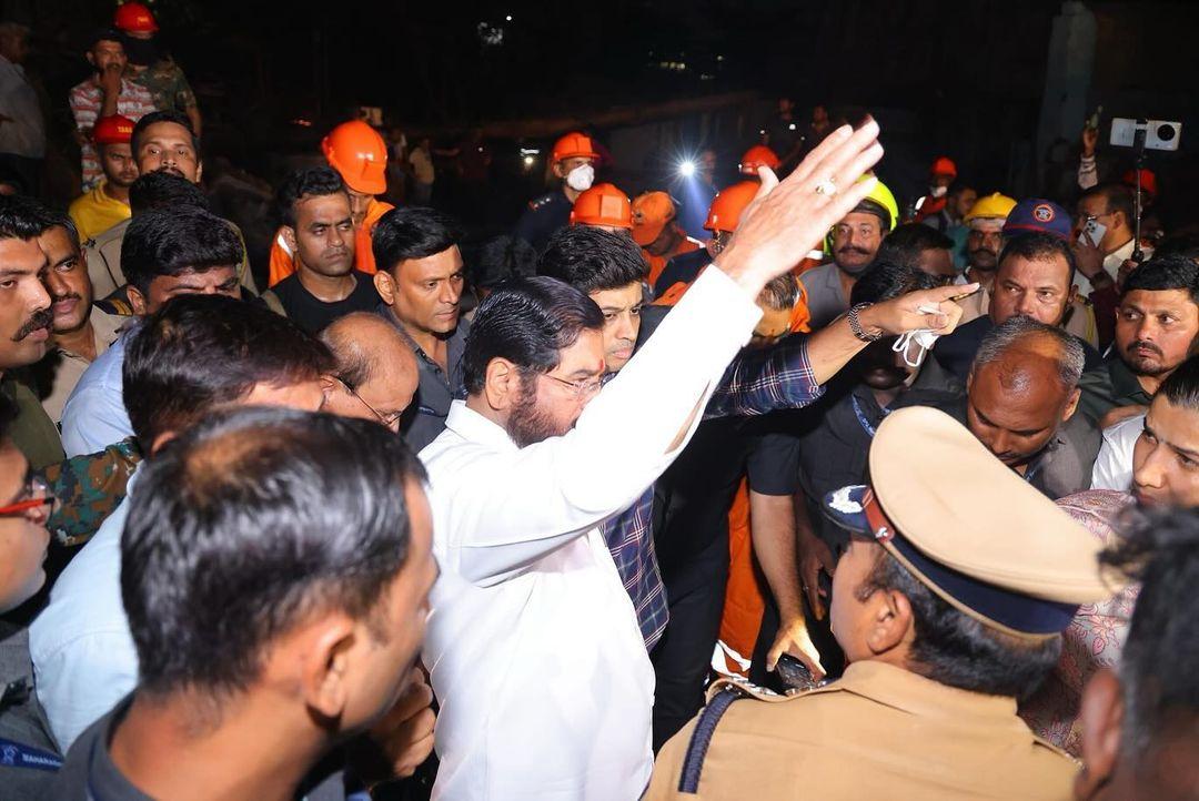 मुख्यमंत्री शिंदे ने घटना को भयानक बताते हुए कहा कि केमिकल फैक्ट्री के आसपास की फैक्ट्रियों में कुछ और लोगों के फंसे होने की आशंका है. 