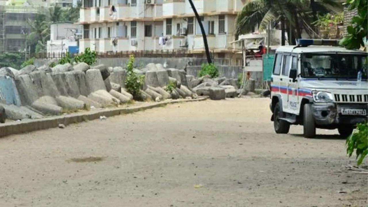 मौसम संबंधी मॉडलों के आधार पर अलर्ट में 28 मई के आसपास महाराष्ट्र और गुजरात को प्रभावित करने वाली भारी बारिश की संभावना जताई जा रही है. 