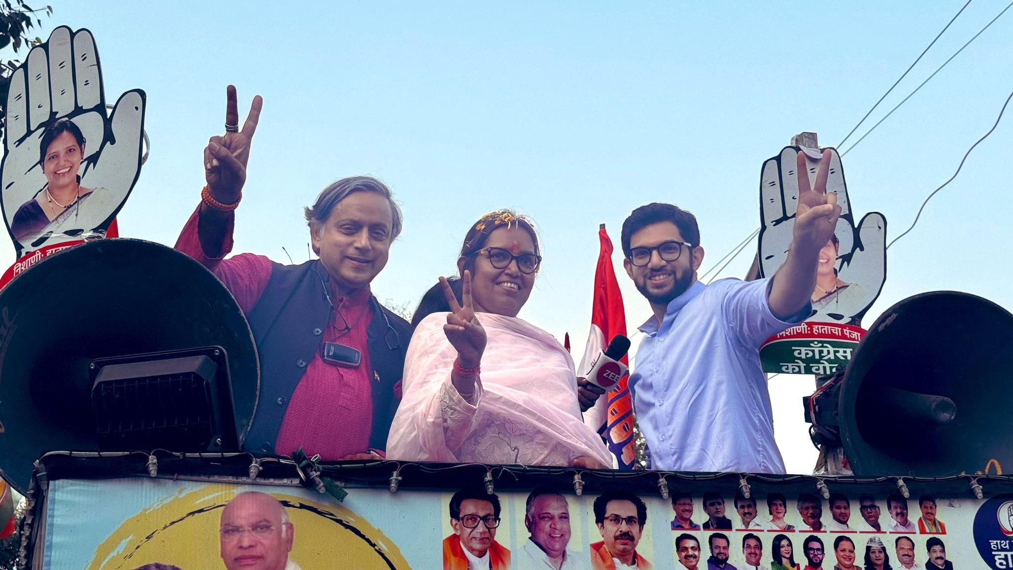 उन्होंने कहा, `नरेंद्र मोदी ने अजित पवार पर 70 हजार करोड़ के घोटाले का आरोप लगाया और उन्हें सत्ता में पहुंचाया.` 
