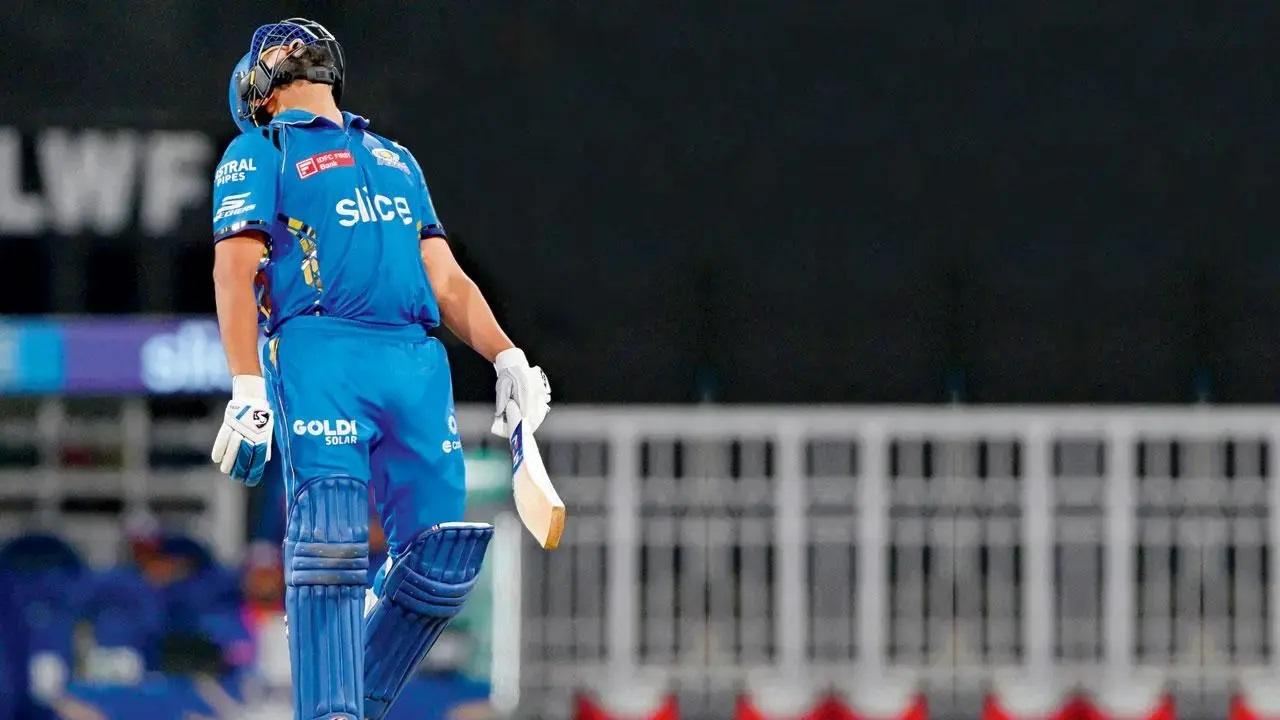 यह कहना उचित होगा कि मुंबईकर खेल के सभी विभागों में प्रभावशाली प्रदर्शन करने में विफल रहे हैं. 10 में से सिर्फ तीन मैच जीतकर MI अंक तालिका में नौवें स्थान पर है.