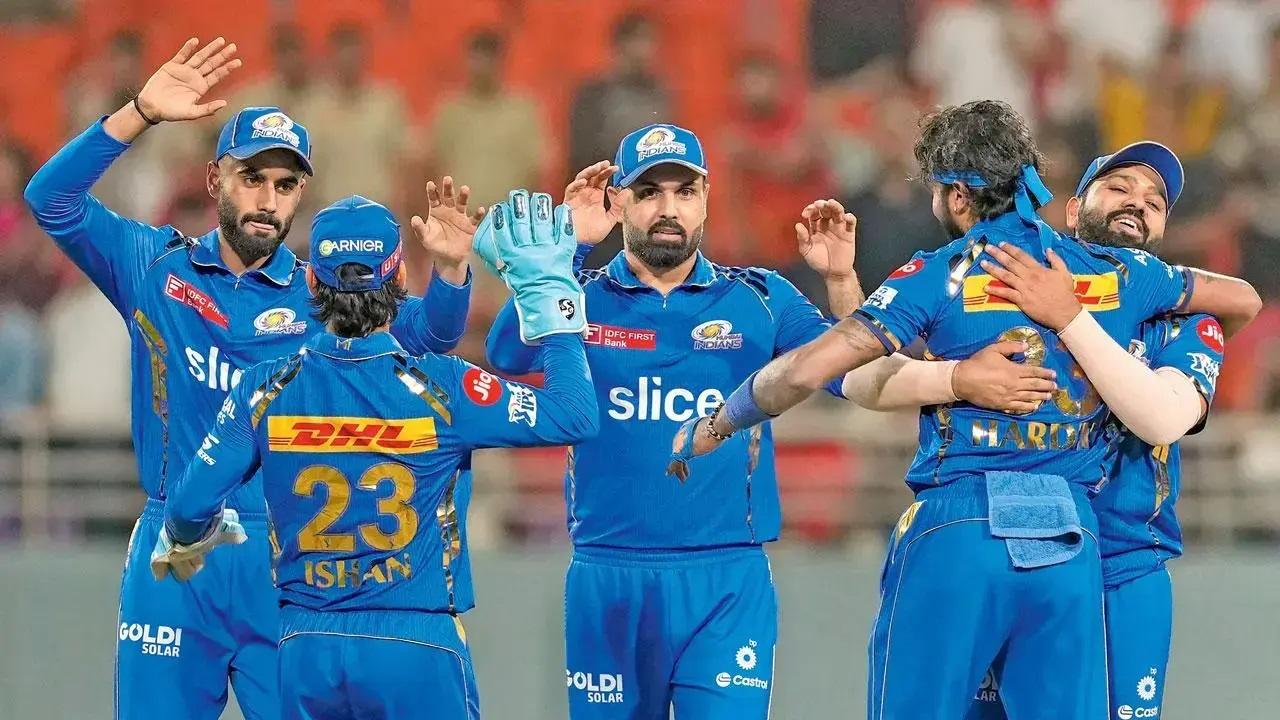मुंबई इंडियंस: हार्दिक पंड्या (कप्तान), रोहित शर्मा, सूर्यकुमार यादव, डेवाल्ड ब्रेविस, जसप्रित बुमरा, पीयूष चावला, जेराल्ड कोएत्ज़ी, टिम डेविड, श्रेयस गोपाल, ईशान किशन (विकेटकीपर), अंशुल कंबोज, कुमार कार्तिकेय, आकाश मधवाल, क्वेना मफाका, मोहम्मद नबी, शम्स मुलानी, नमन धीर, शिवालिक शर्मा, रोमारियो शेफर्ड, अर्जुन तेंदुलकर, नुवान तुषारा, तिलक वर्मा, हार्विक देसाई, नेहल वढेरा, ल्यूक वुड.