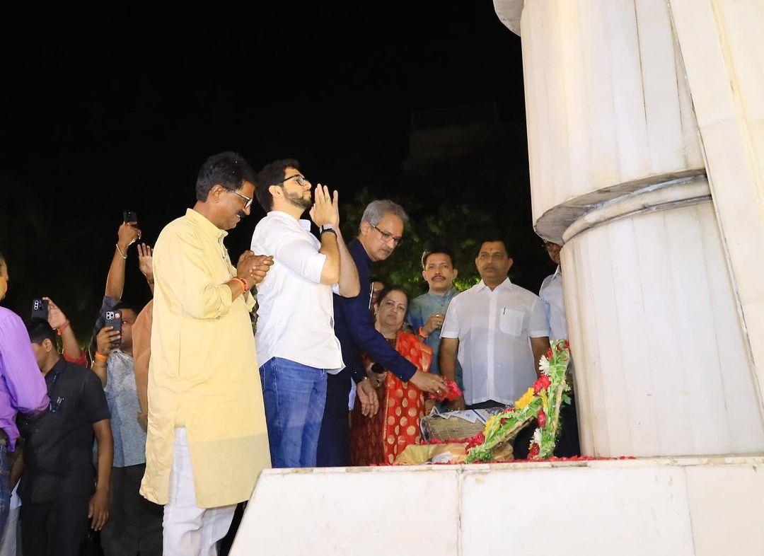 आदित्य ठाकरे ने भी संयुक्त महाराष्ट्र आंदोलन के लिए बलिदान देने वालों को श्रद्धांजलि अर्पित की.