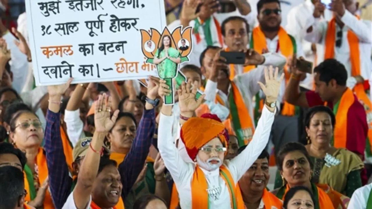 प्रधानमंत्री नरेंद्र मोदी ने एनसीपी और शिवसेना के नेताओं को लोकसभा चुनाव नतीजों के बाद अजित पवार और एकनाथ शिंदे के साथ गठबंधन करने पर विचार करने का सुझाव दिया.