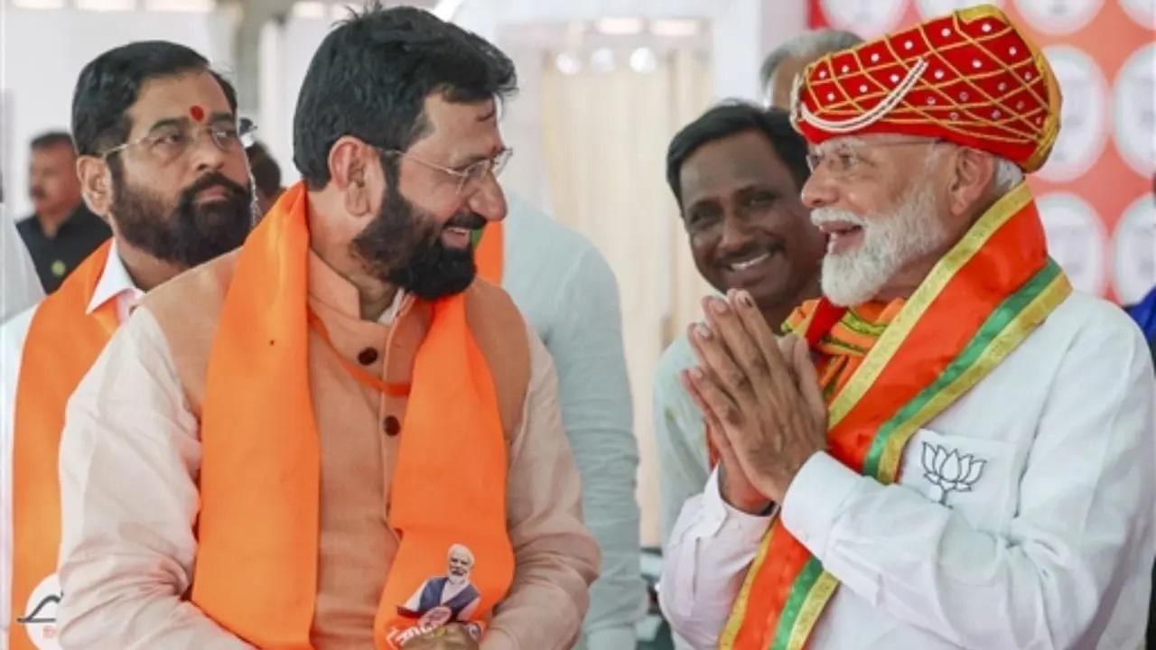 मोदी ने दलितों, आदिवासियों और ओबीसी के लिए आरक्षण लाभों को संरक्षित करने की अपनी प्रतिबद्धता की पुष्टि की, धार्मिक-आधारित कोटा शुरू करने के किसी भी प्रयास की निंदा की, जिसके बारे में उनका तर्क था कि यह संविधान के सिद्धांतों का उल्लंघन होगा.